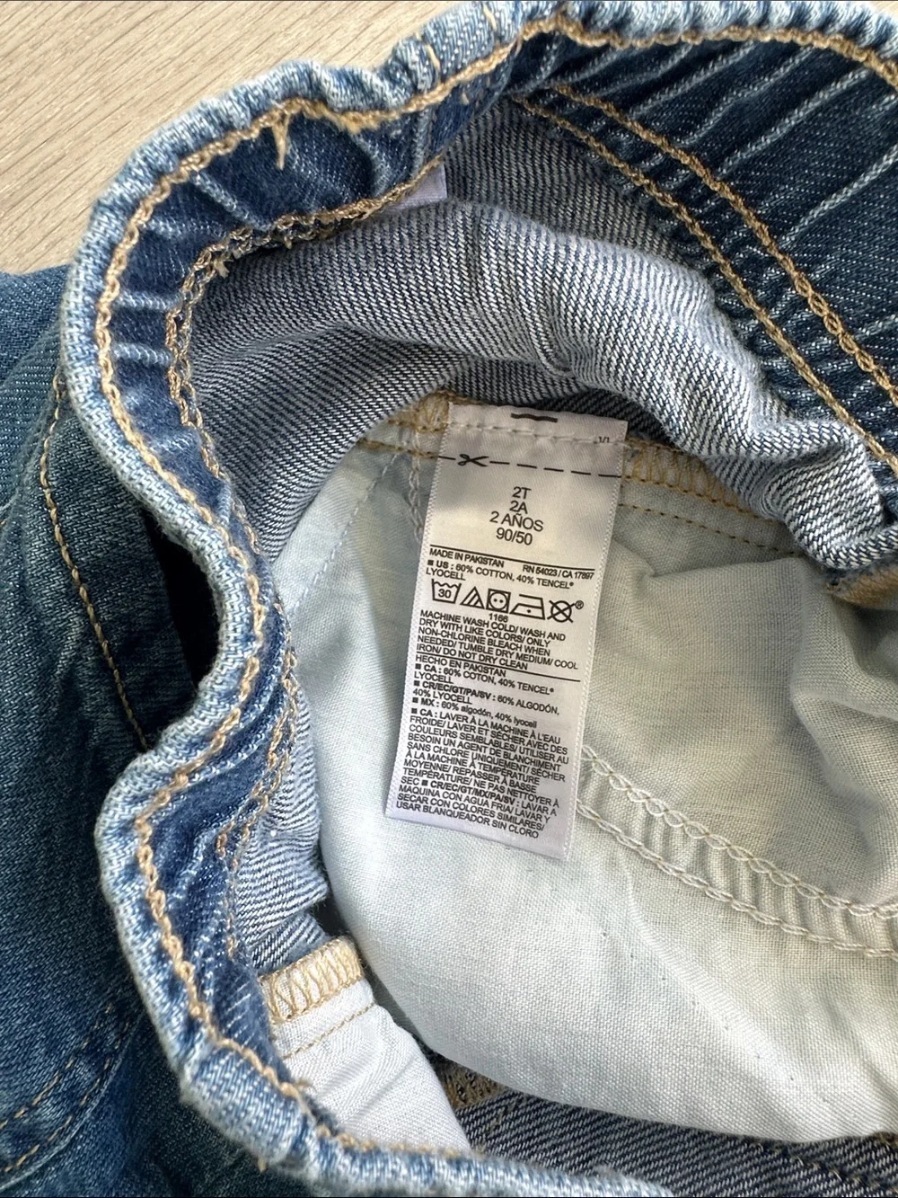 Old Navy Pull-On Barrel-Leg Jeans Medium Wash 2T NWT IN PACKAGE